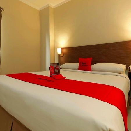 Reddoorz Plus Near Pantai Losari Макасар Екстериор снимка