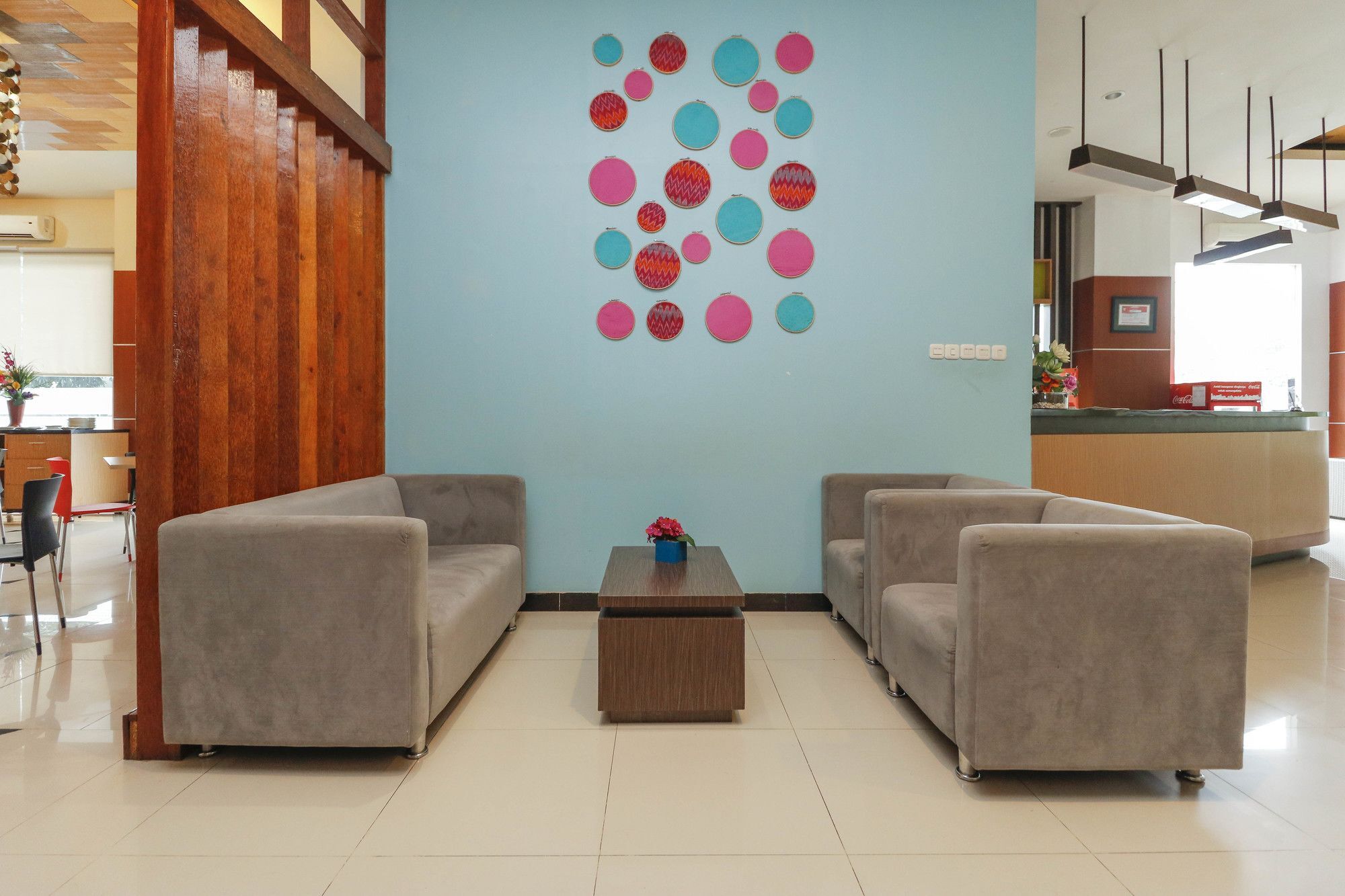 Reddoorz Plus Near Pantai Losari Макасар Екстериор снимка