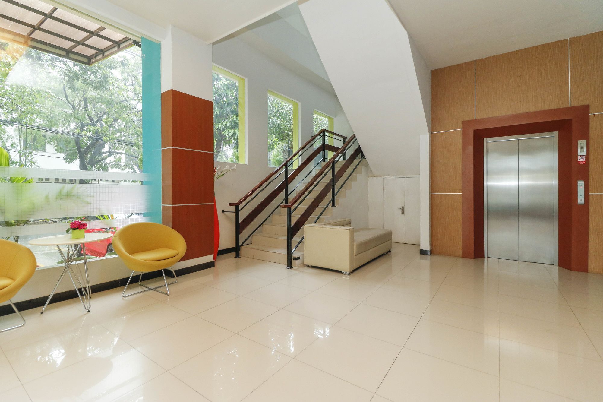 Reddoorz Plus Near Pantai Losari Макасар Екстериор снимка