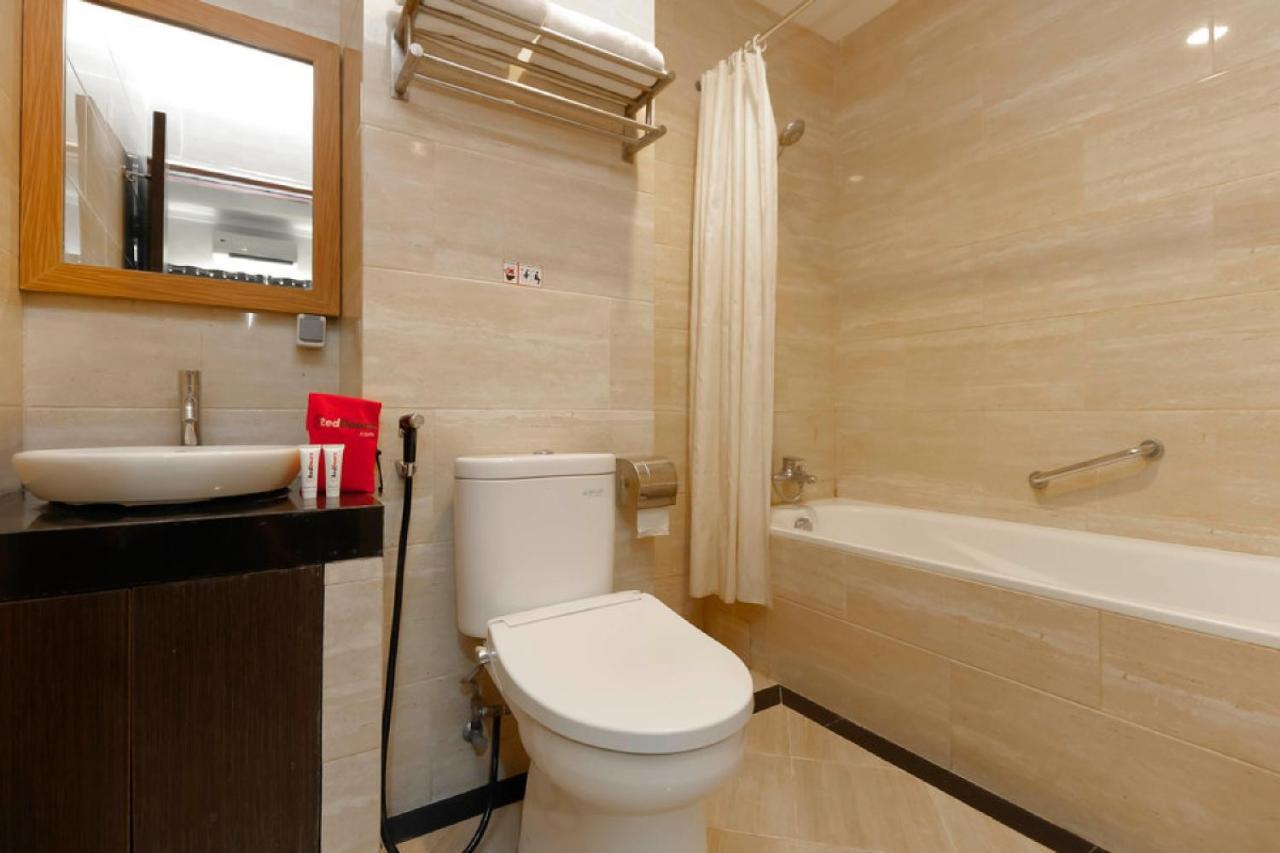 Reddoorz Plus Near Pantai Losari Макасар Екстериор снимка